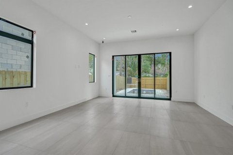 Propiedad comercial en venta en Fort Lauderdale, Florida, 413.97 m2 № 2323746 - foto 16