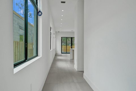 Propiedad comercial en venta en Fort Lauderdale, Florida, 413.97 m2 № 2323746 - foto 4