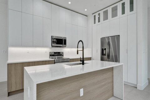 Propiedad comercial en venta en Fort Lauderdale, Florida, 413.97 m2 № 2323746 - foto 10