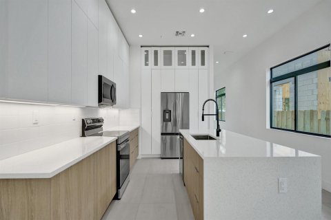 Propiedad comercial en venta en Fort Lauderdale, Florida, 413.97 m2 № 2323746 - foto 13