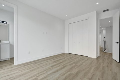 Propiedad comercial en venta en Fort Lauderdale, Florida, 413.97 m2 № 2323746 - foto 26