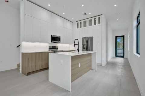 Propiedad comercial en venta en Fort Lauderdale, Florida, 413.97 m2 № 2323746 - foto 11