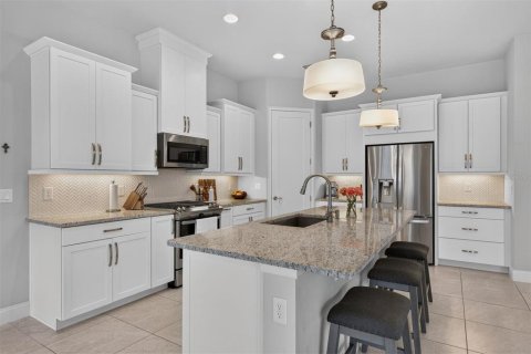 House in Gainesville, Florida 3 bedrooms, 183.57 sq.m. № 2219977 - photo 4