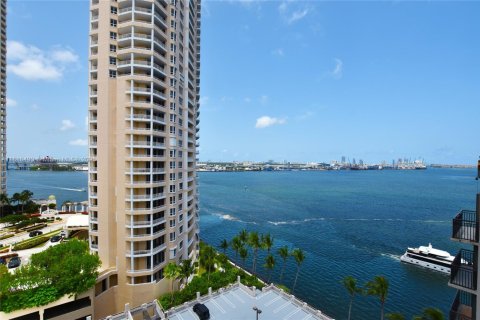 Condo in Miami, Florida, 1 bedroom  № 1888954 - photo 19