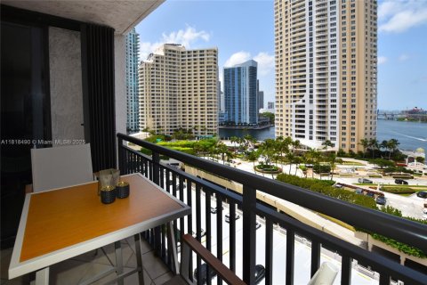 Condo in Miami, Florida, 1 bedroom  № 1888954 - photo 15