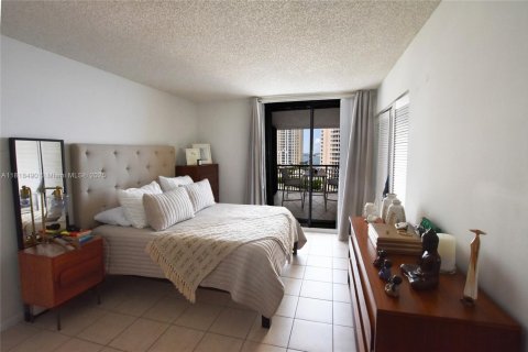 Condo in Miami, Florida, 1 bedroom  № 1888954 - photo 14