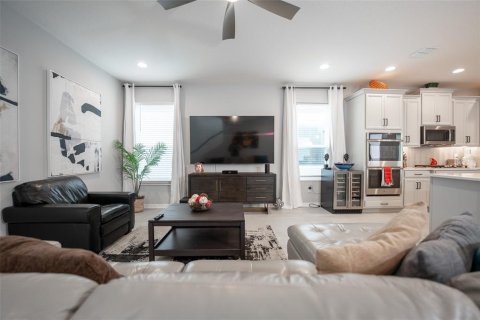 House in Winter Garden, Florida 4 bedrooms, 258.36 sq.m. № 1512196 - photo 23