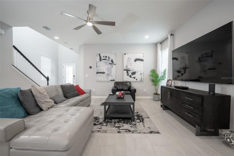 House in Winter Garden, Florida 4 bedrooms, 258.36 sq.m. № 1512196 - photo 22