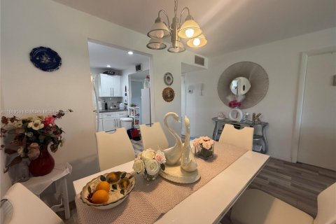 Condo in Sunrise, Florida, 1 bedroom  № 2054169 - photo 8