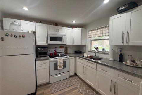 Condo in Sunrise, Florida, 1 bedroom № 2054169