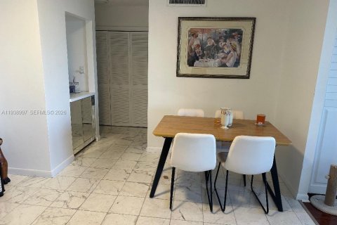 Купить кондоминиум в Халландейл-Бич, Флорида 2 спальни, 130.06м2, № 1997875 - фото 25