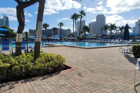 Купить кондоминиум в Халландейл-Бич, Флорида 2 спальни, 130.06м2, № 1997875 - фото 14