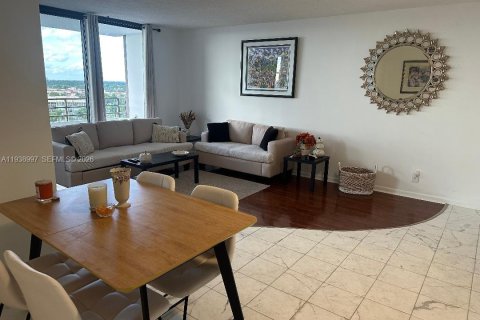 Купить кондоминиум в Халландейл-Бич, Флорида 2 спальни, 130.06м2, № 1997875 - фото 22