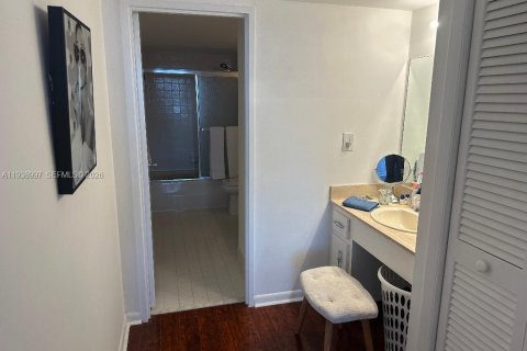 Купить кондоминиум в Халландейл-Бич, Флорида 2 спальни, 130.06м2, № 1997875 - фото 29