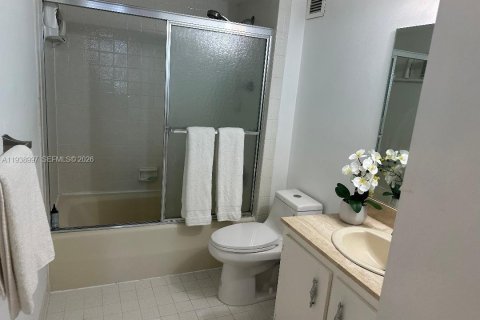 Купить кондоминиум в Халландейл-Бич, Флорида 2 спальни, 130.06м2, № 1997875 - фото 28