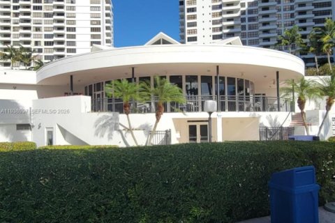 Купить кондоминиум в Халландейл-Бич, Флорида 2 спальни, 130.06м2, № 1997875 - фото 13