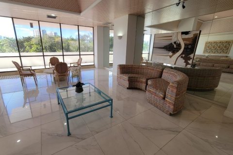 Купить кондоминиум в Халландейл-Бич, Флорида 2 спальни, 130.06м2, № 1997875 - фото 4