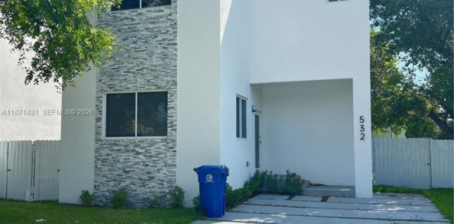 Casa en Fort Lauderdale, Florida 3 dormitorios, 153.29 m2 № 2057828