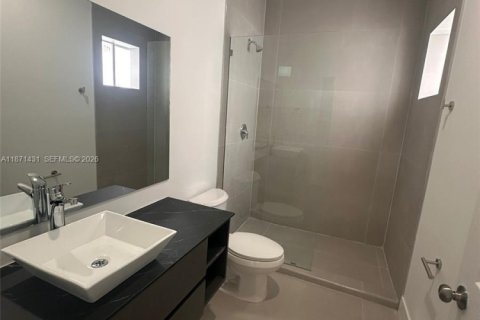 Casa en alquiler en Fort Lauderdale, Florida, 3 dormitorios, 153.29 m2 № 2057828 - foto 13