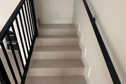 Casa en alquiler en Fort Lauderdale, Florida, 3 dormitorios, 153.29 m2 № 2057828 - foto 7