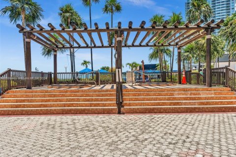 Copropriété à vendre à Miami, Floride: 3 chambres, 91.97 m2 № 1957787 - photo 24