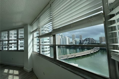 Copropriété à vendre à Miami, Floride: 3 chambres, 91.97 m2 № 1957787 - photo 10