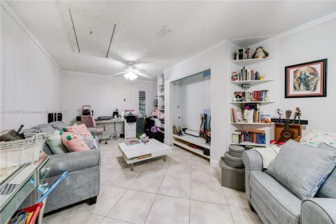 Casa en venta en Indiantown, Florida, 3 dormitorios, 156.35 m2 № 1809505 - foto 17