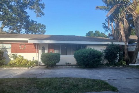 Villa ou maison à Pinellas Park, Floride 4 chambres, 136.38 m2 № 2103192