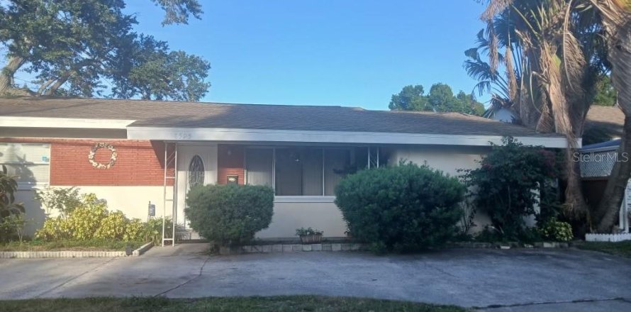 Villa ou maison à Pinellas Park, Floride 4 chambres, 136.38 m2 № 2103192