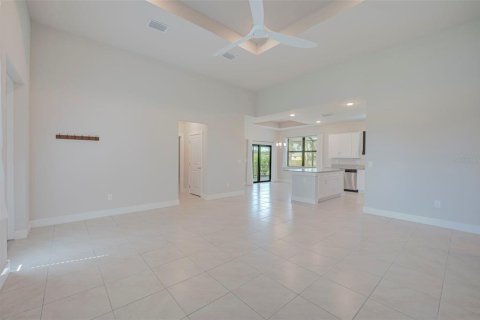 Casa en venta en Punta Gorda, Florida, 4 dormitorios, 171.5 m2 № 2348191 - foto 4