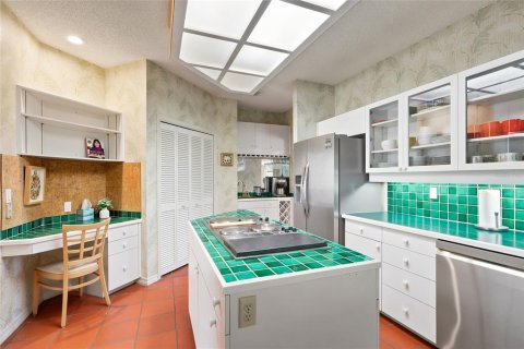 House in Wesley Chapel, Florida 4 bedrooms, 297.29 sq.m. № 2215587 - photo 16