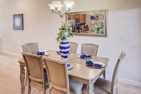 Touwnhouse à vendre à Kissimmee, Floride: 4 chambres, 177.81 m2 № 2416335 - photo 22