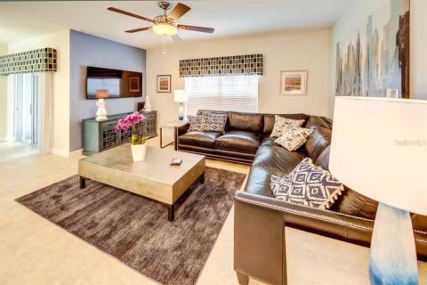 Touwnhouse à vendre à Kissimmee, Floride: 4 chambres, 177.81 m2 № 2416335 - photo 12