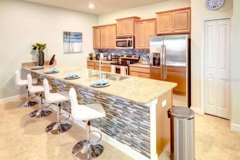 Touwnhouse à vendre à Kissimmee, Floride: 4 chambres, 177.81 m2 № 2416335 - photo 13