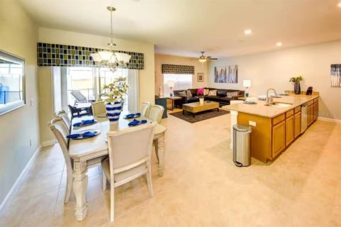 Touwnhouse à vendre à Kissimmee, Floride: 4 chambres, 177.81 m2 № 2416335 - photo 14