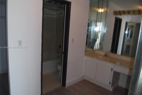 Condominio en alquiler en Aventura, Florida, 2 dormitorios, 107.58 m2 № 2011758 - foto 14