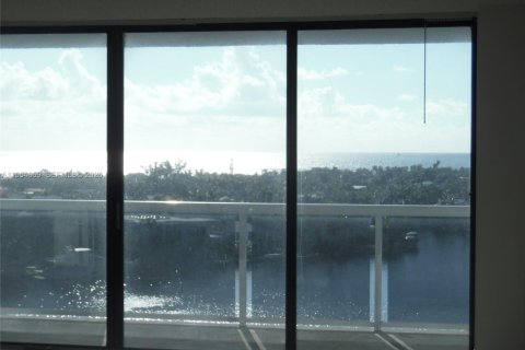 Condominio en alquiler en Aventura, Florida, 2 dormitorios, 107.58 m2 № 2011758 - foto 10
