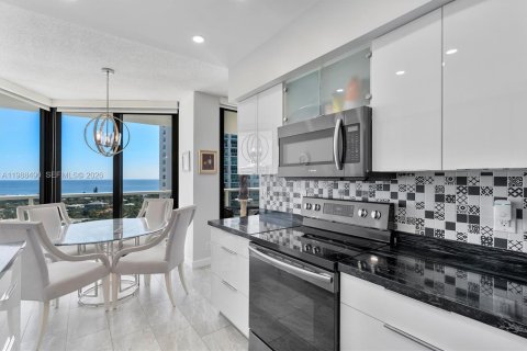 Купить кондоминиум в Авентура, Флорида 2 спальни, 136.57м2, № 2051890 - фото 21