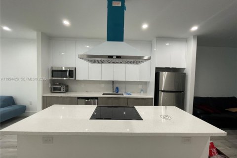 Villa ou maison à louer à Miami Gardens, Floride: 3 chambres, 167.22 m2 № 2010967 - photo 3