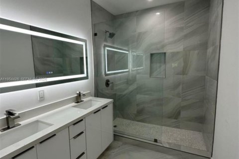 Villa ou maison à louer à Miami Gardens, Floride: 3 chambres, 167.22 m2 № 2010967 - photo 7