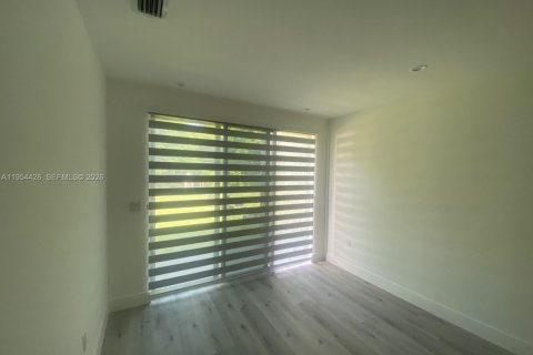 Villa ou maison à louer à Miami Gardens, Floride: 3 chambres, 167.22 m2 № 2010967 - photo 10