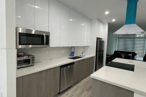 Villa ou maison à louer à Miami Gardens, Floride: 3 chambres, 167.22 m2 № 2010967 - photo 4