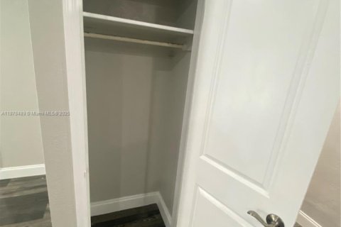 Casa en alquiler en Deerfield Beach, Florida, 2 dormitorios, 97.55 m2 № 1925243 - foto 4