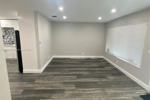 Casa en alquiler en Deerfield Beach, Florida, 2 dormitorios, 97.55 m2 № 1925243 - foto 6