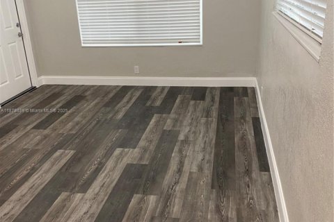 Casa en alquiler en Deerfield Beach, Florida, 2 dormitorios, 97.55 m2 № 1925243 - foto 1