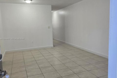 Appartement à louer à Hollywood, Floride: 1 chambre № 2001208 - photo 2