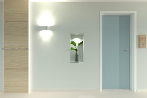 Condo in Miami Beach, Florida, 1 bedroom № 1957571 - photo 27