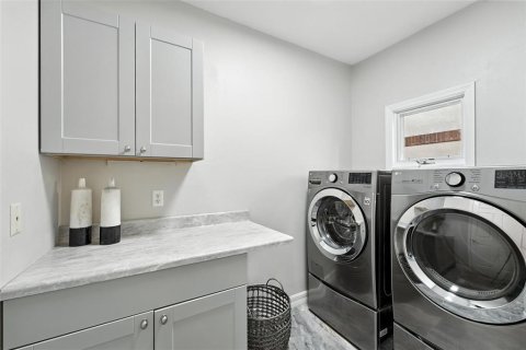 House in Orlando, Florida 3 bedrooms, 288.93 sq.m. № 1805073 - photo 30