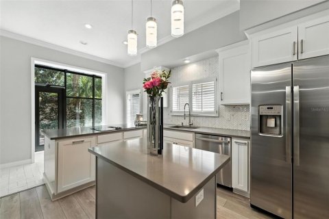 House in Orlando, Florida 3 bedrooms, 288.93 sq.m. № 1805073 - photo 18