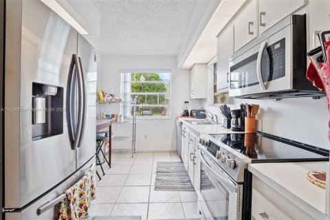 Condo in Homestead, Florida, 2 bedrooms  № 1814846 - photo 8